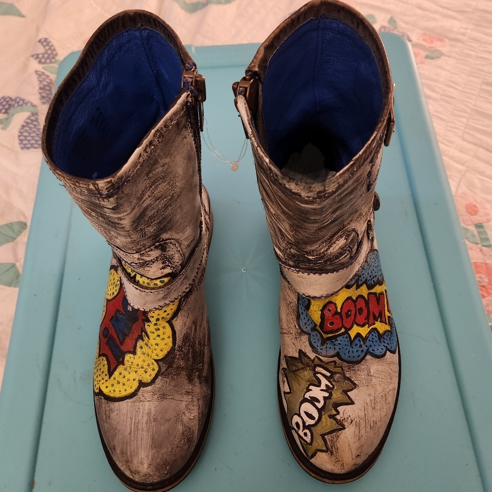 Steve Madden ladies leather comic book boots, 8.5 M